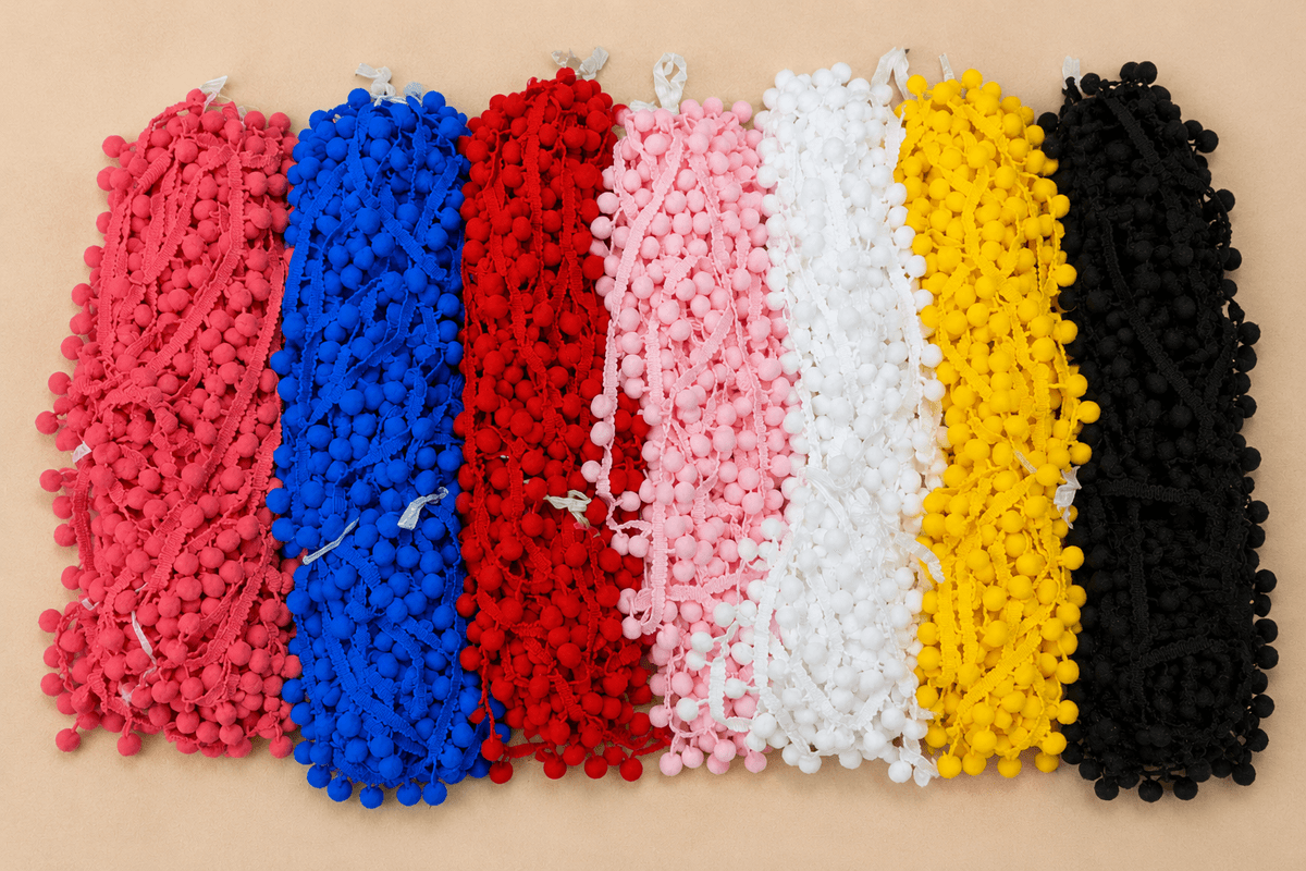 Pom Pom lace